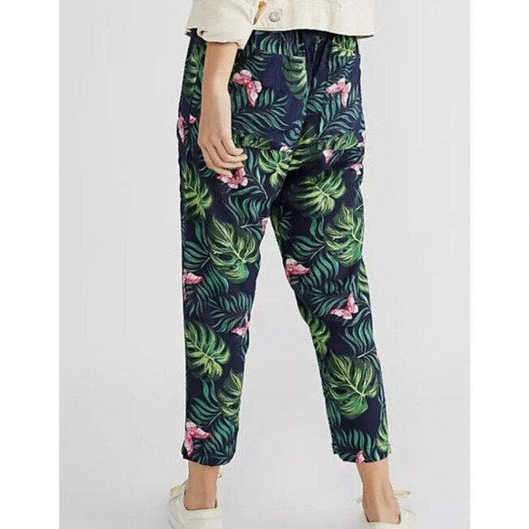Free People Sandrine Rose Bush Pants Navy Blue Palm Trees Tie Waist Cropped Sz M - Picture 5 of 15